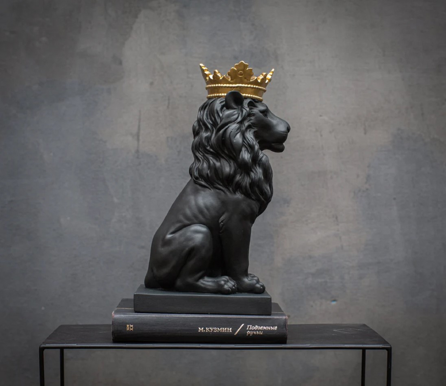 Lion with Crown Bust Statue, 35 cm / 14"