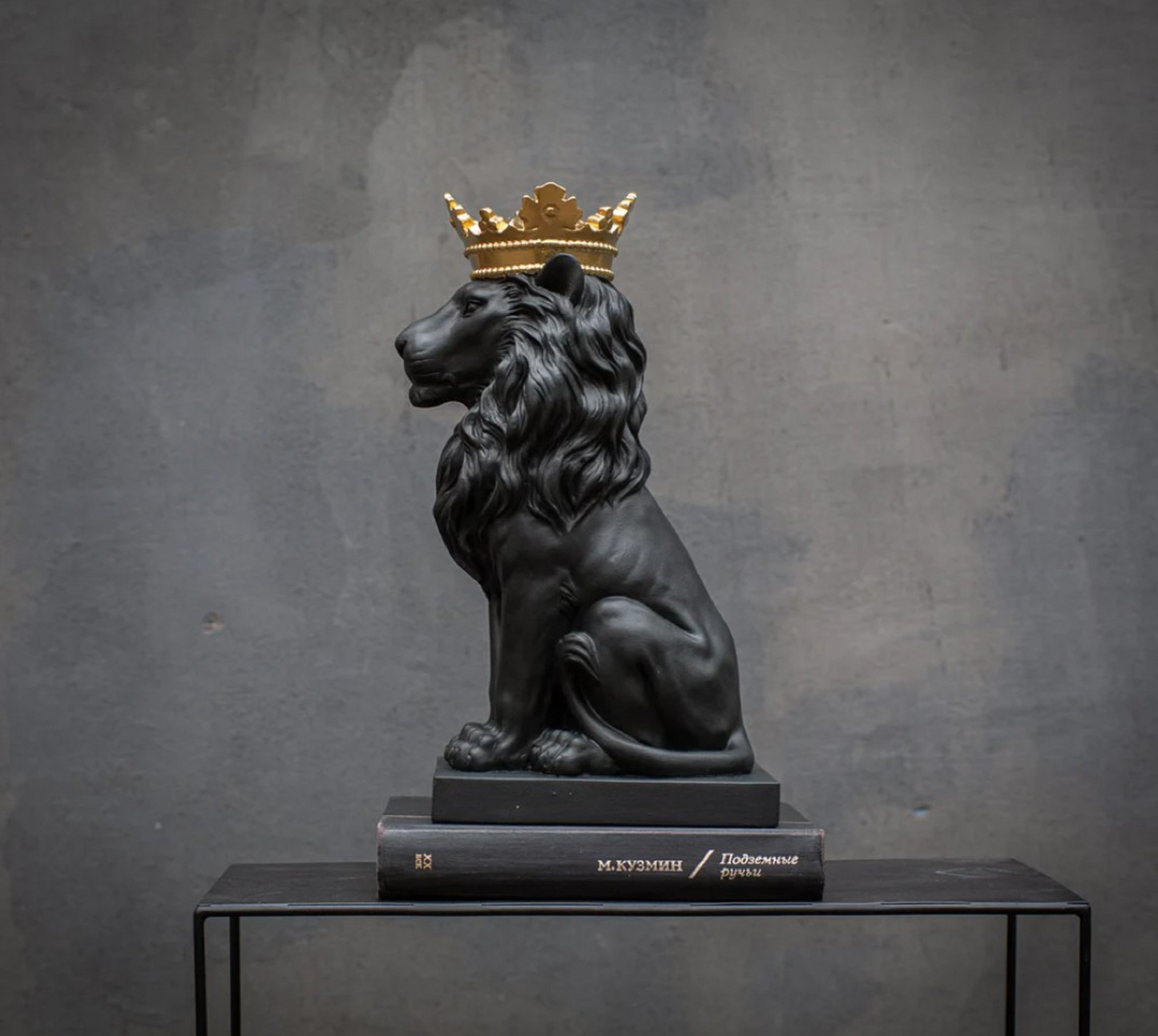 Lion with Crown Bust Statue, 35 cm / 14"