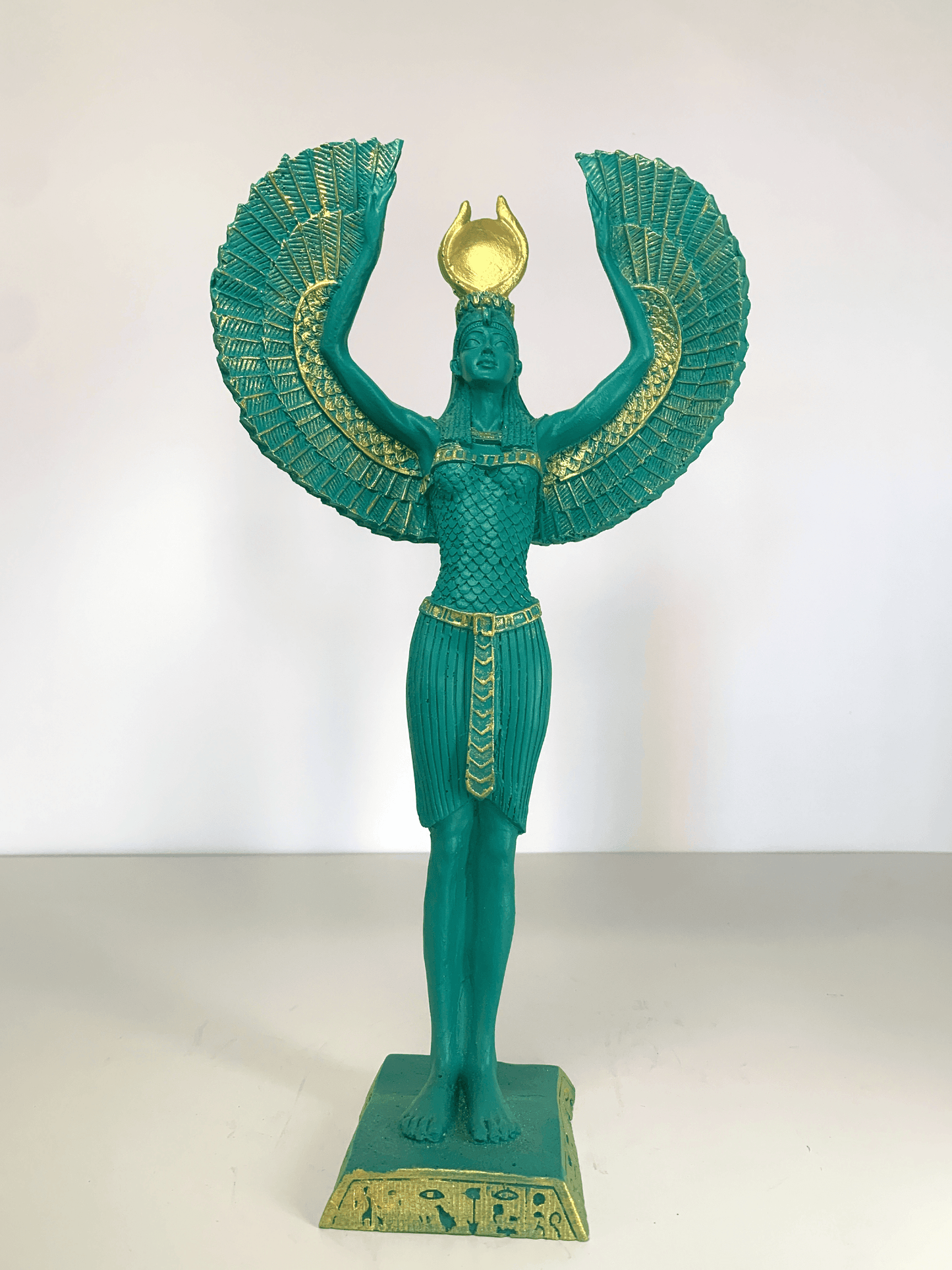 Egyptian Goddess Isis Statue, 34 cm / 13.4"