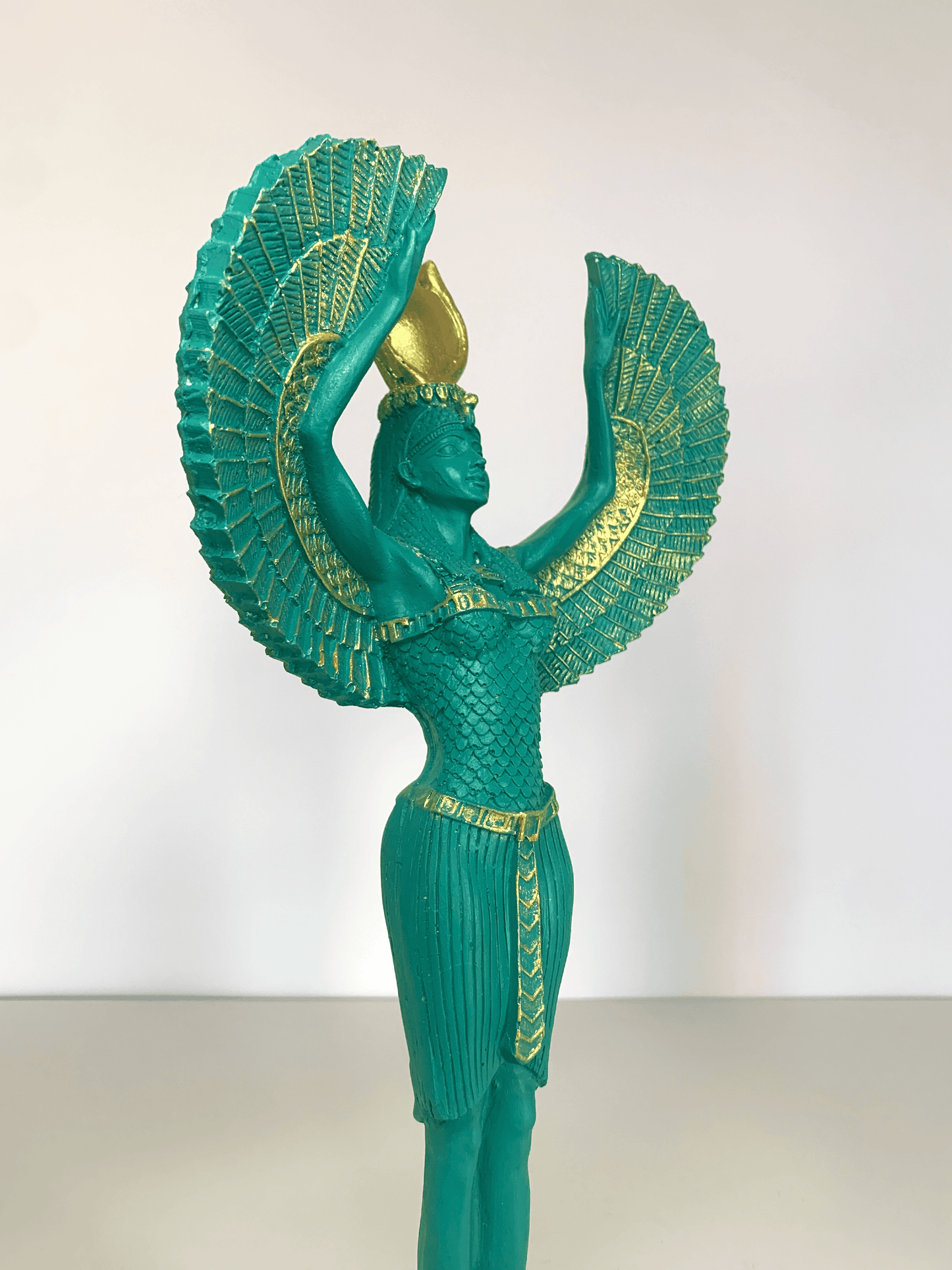 Egyptian Goddess Isis Statue, 34 cm / 13.4"