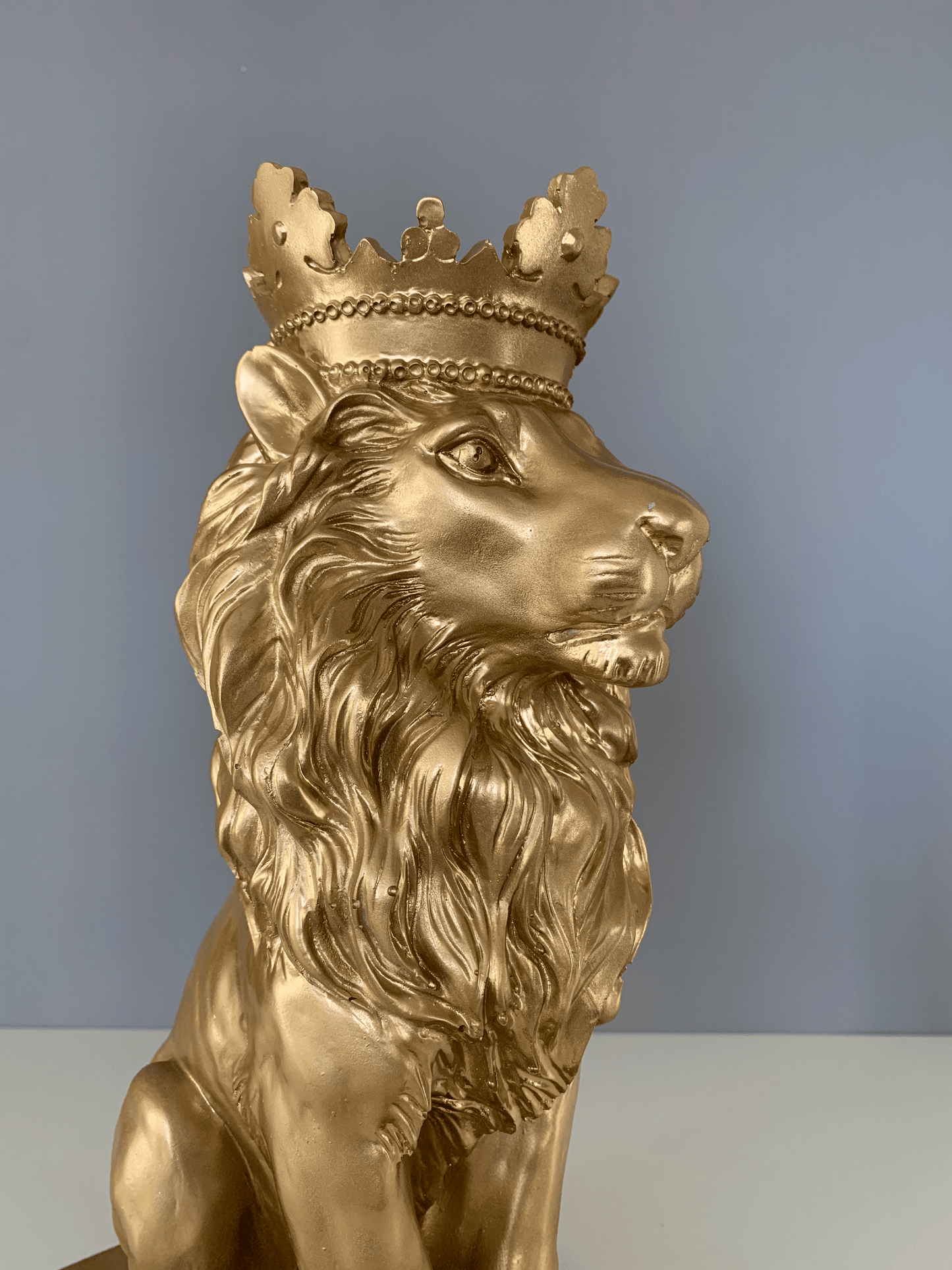 Lion with Crown Bust Statue, 35 cm / 14"