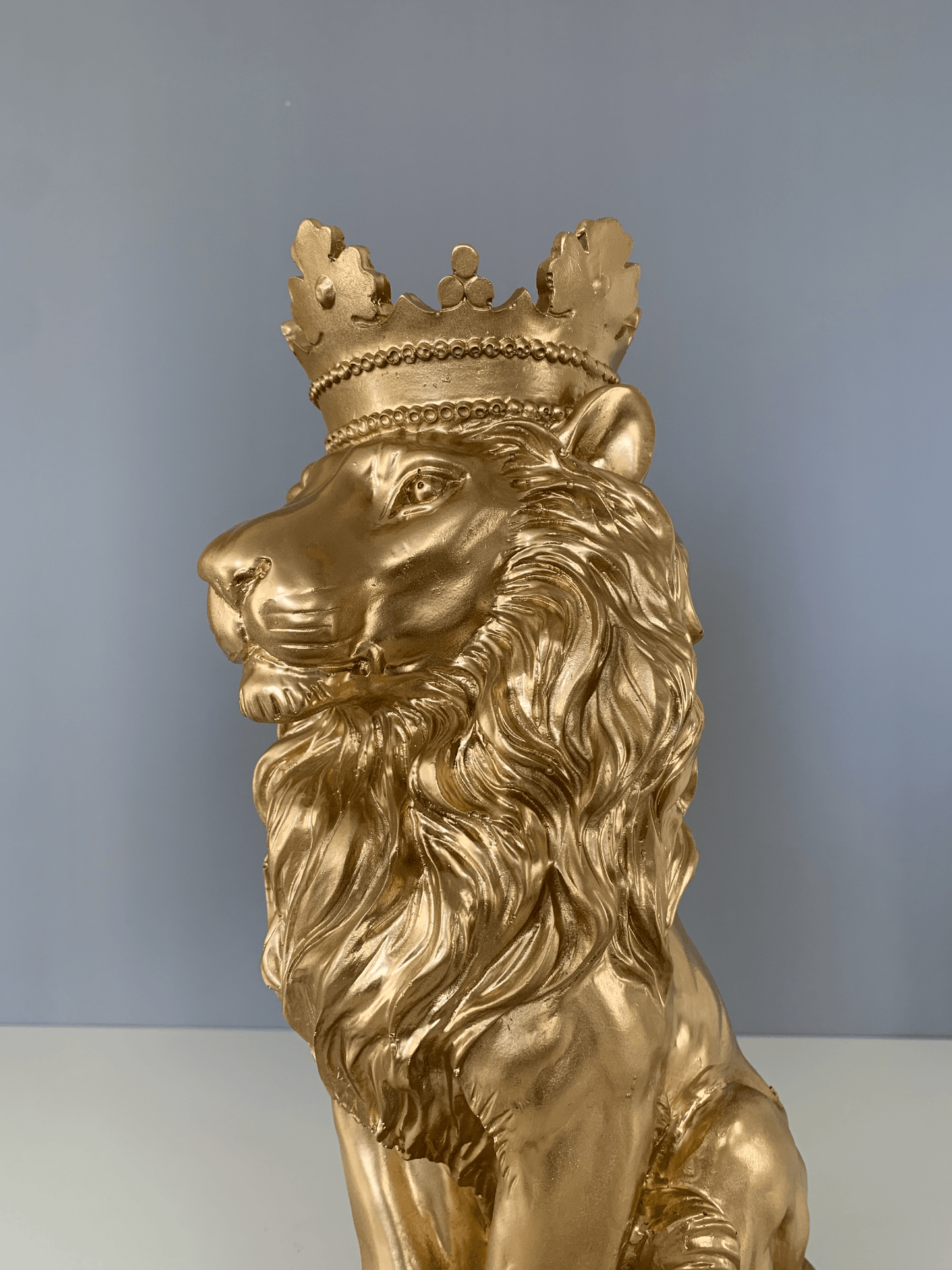 Lion with Crown Bust Statue, 35 cm / 14"