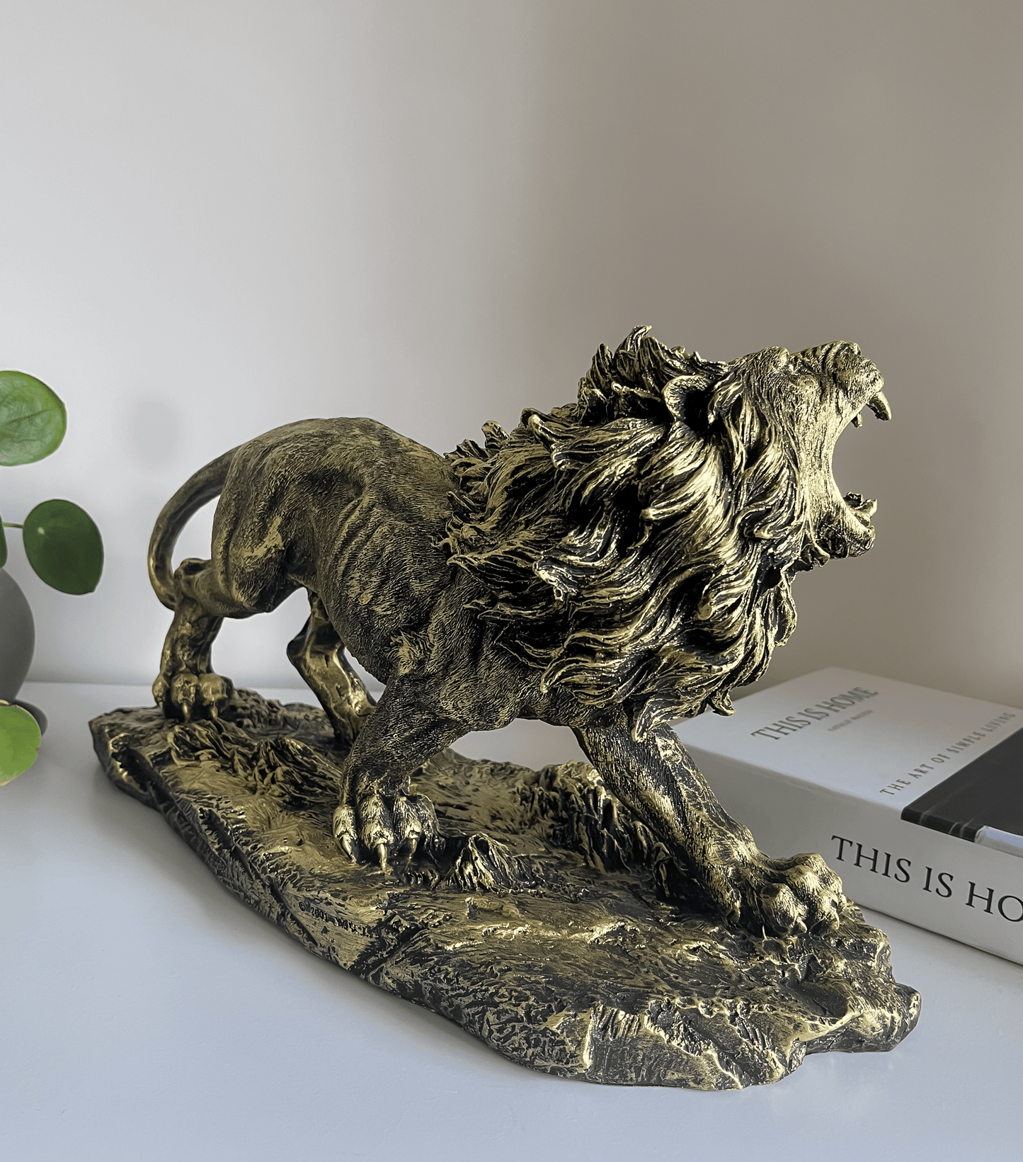 Roaring Lion Statue, 40 cm / 16"