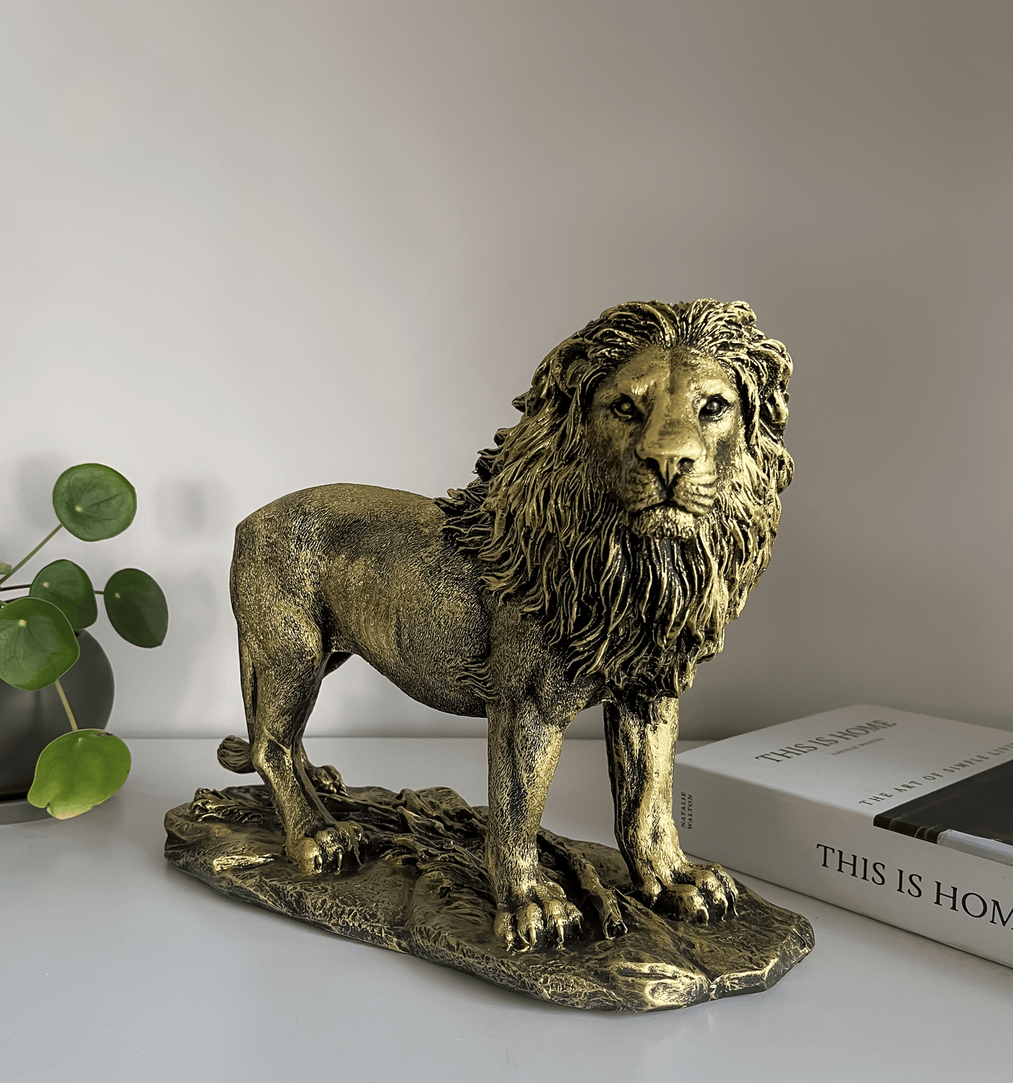 King Lion Statue, 33 cm / 13"