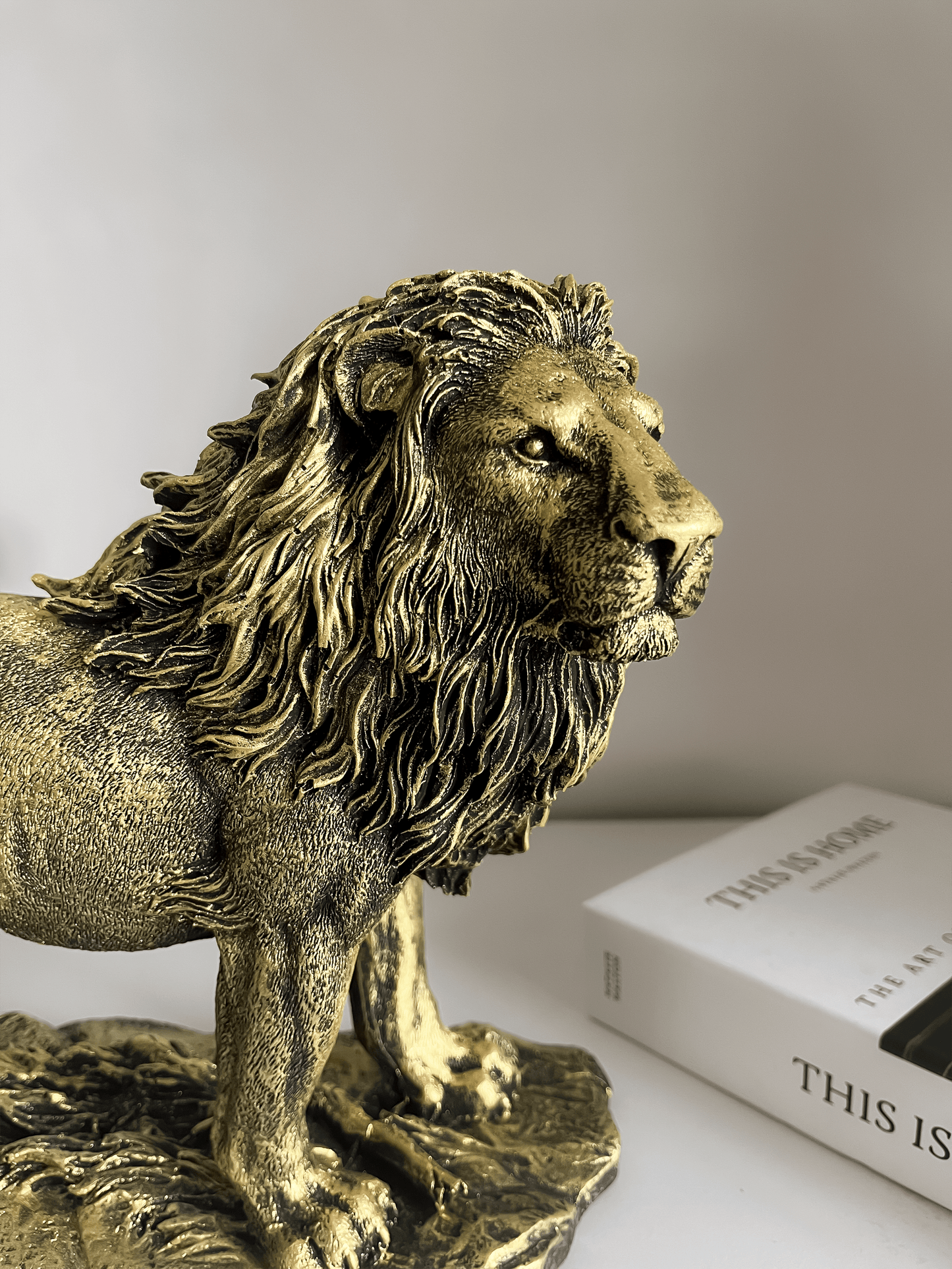 King Lion Statue, 33 cm / 13"