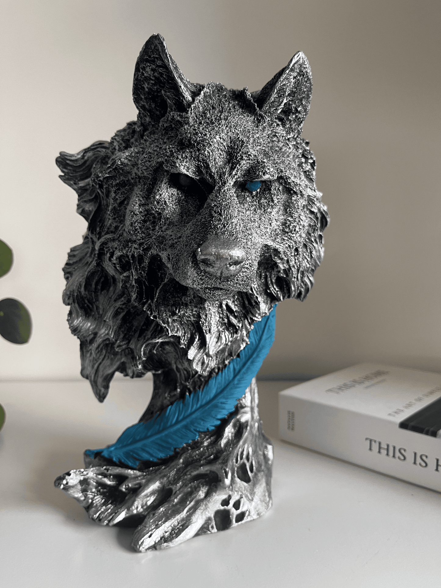 Wolf Bust Statue, 28 cm / 11"