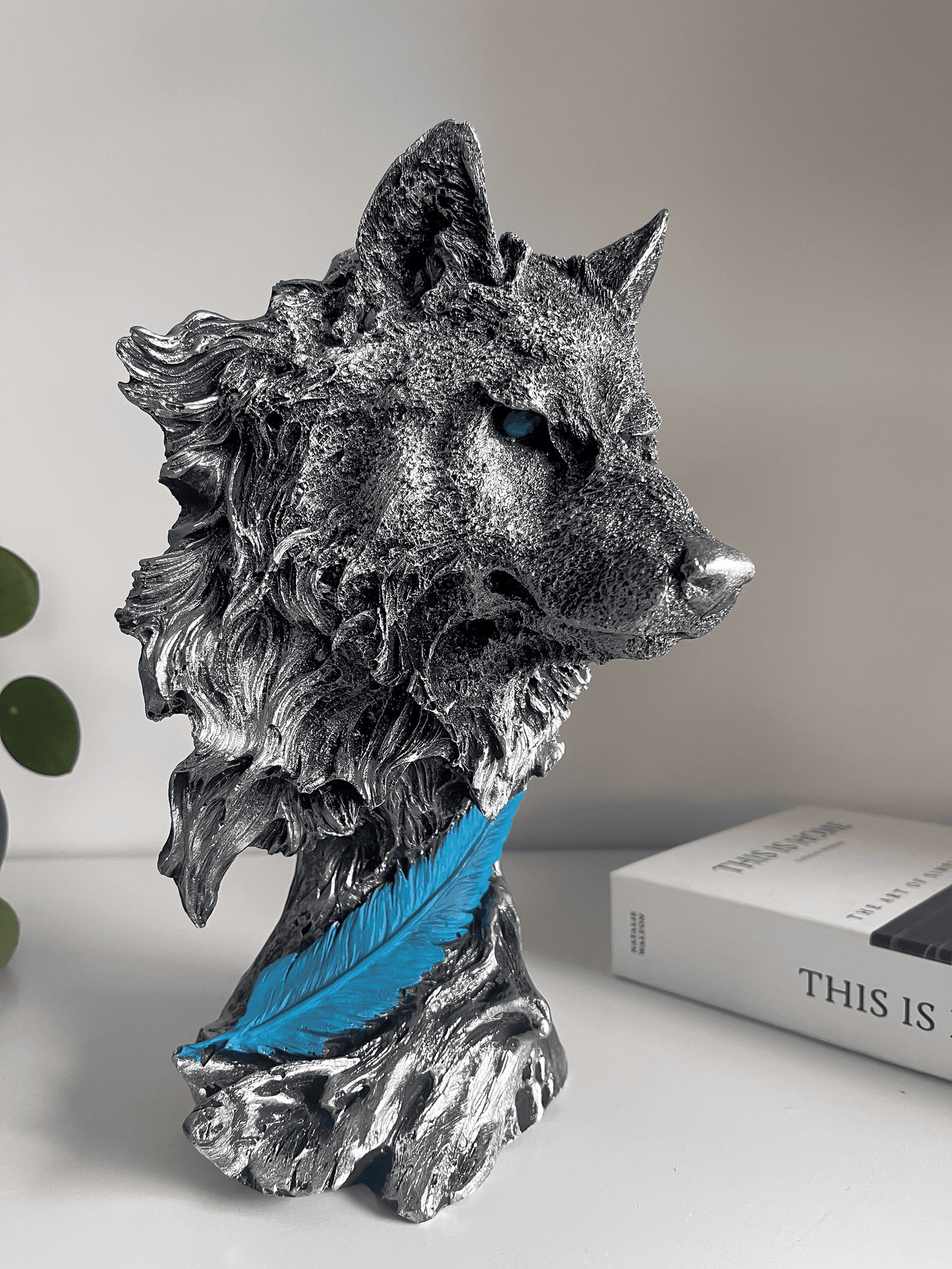 Wolf Bust Statue, 28 cm / 11"